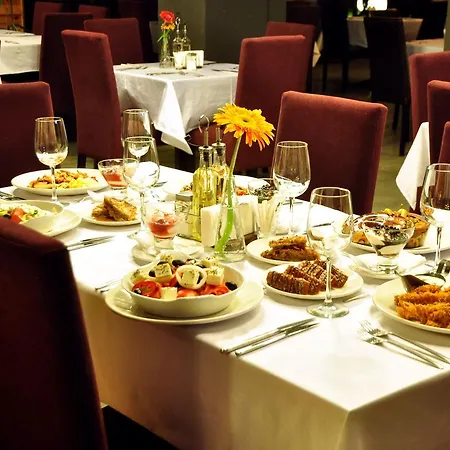 Three Mountains Penthouse 647 Razlog